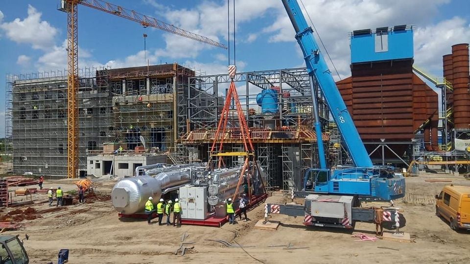 Inchiriem macara/macarale,utilaje si echipamente constructii