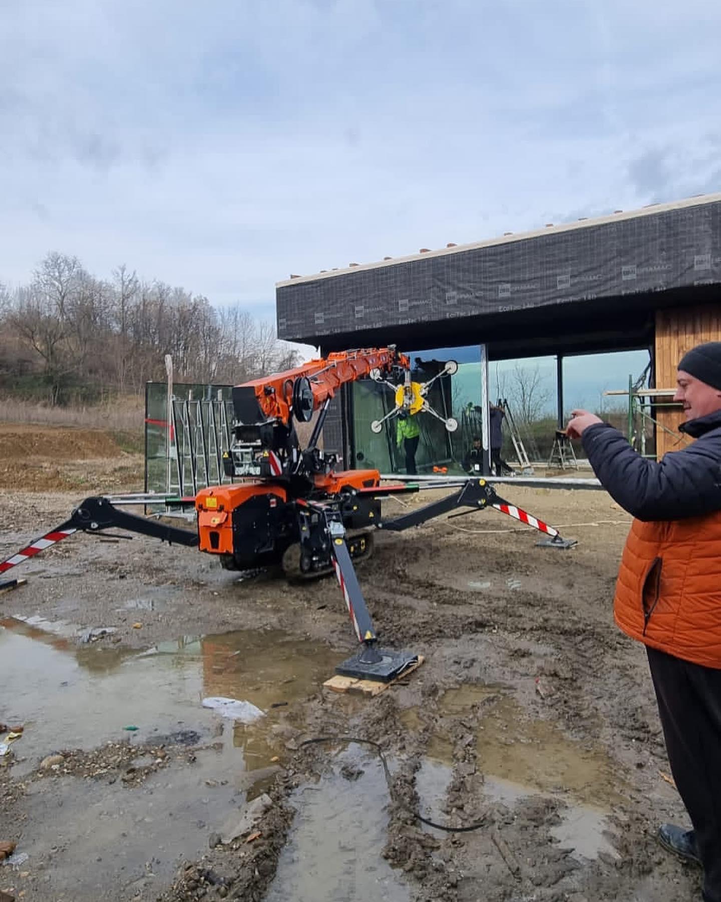 Închiriere macara spider