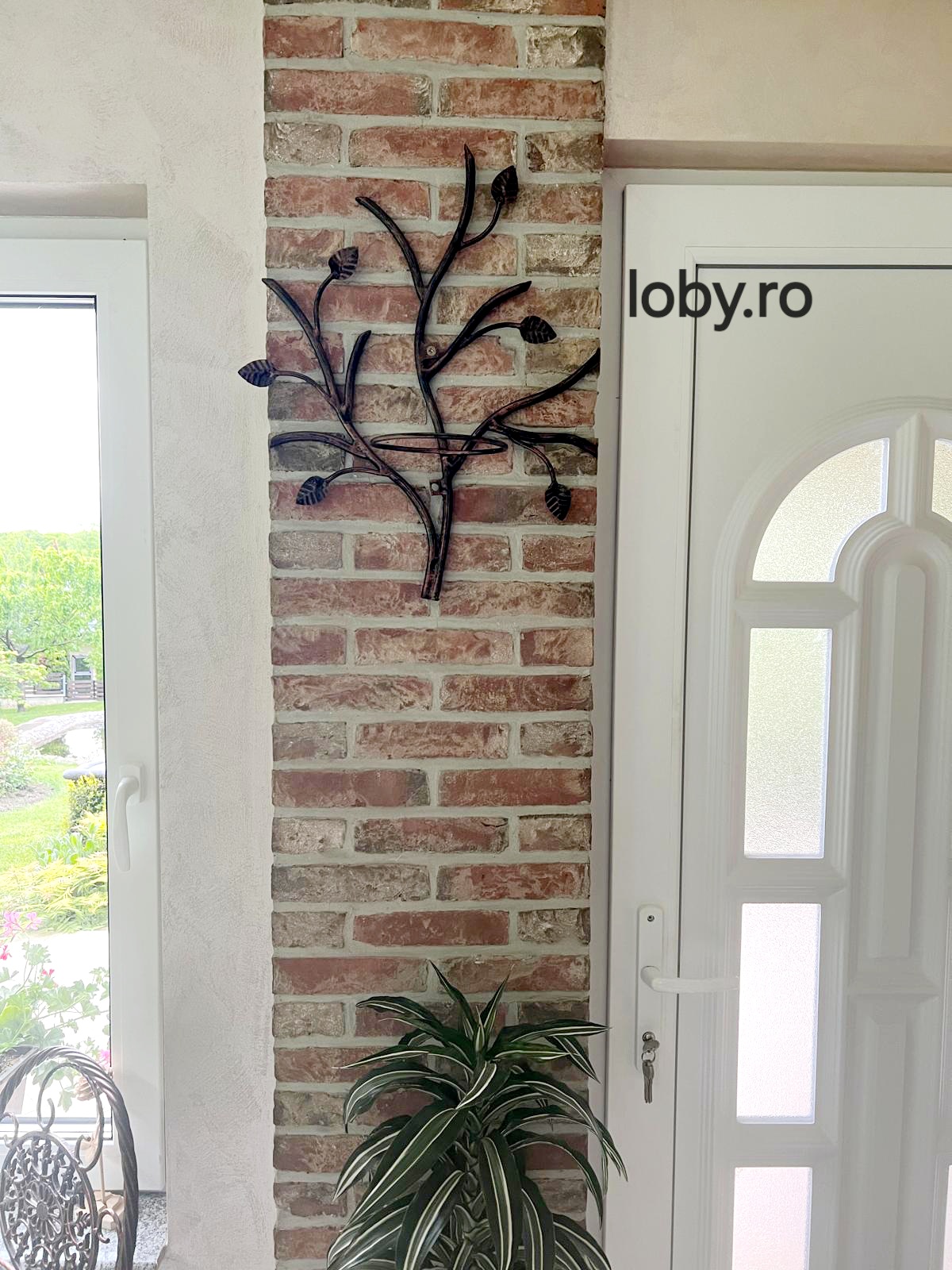 Suport din fier forjat  pentru o floare.