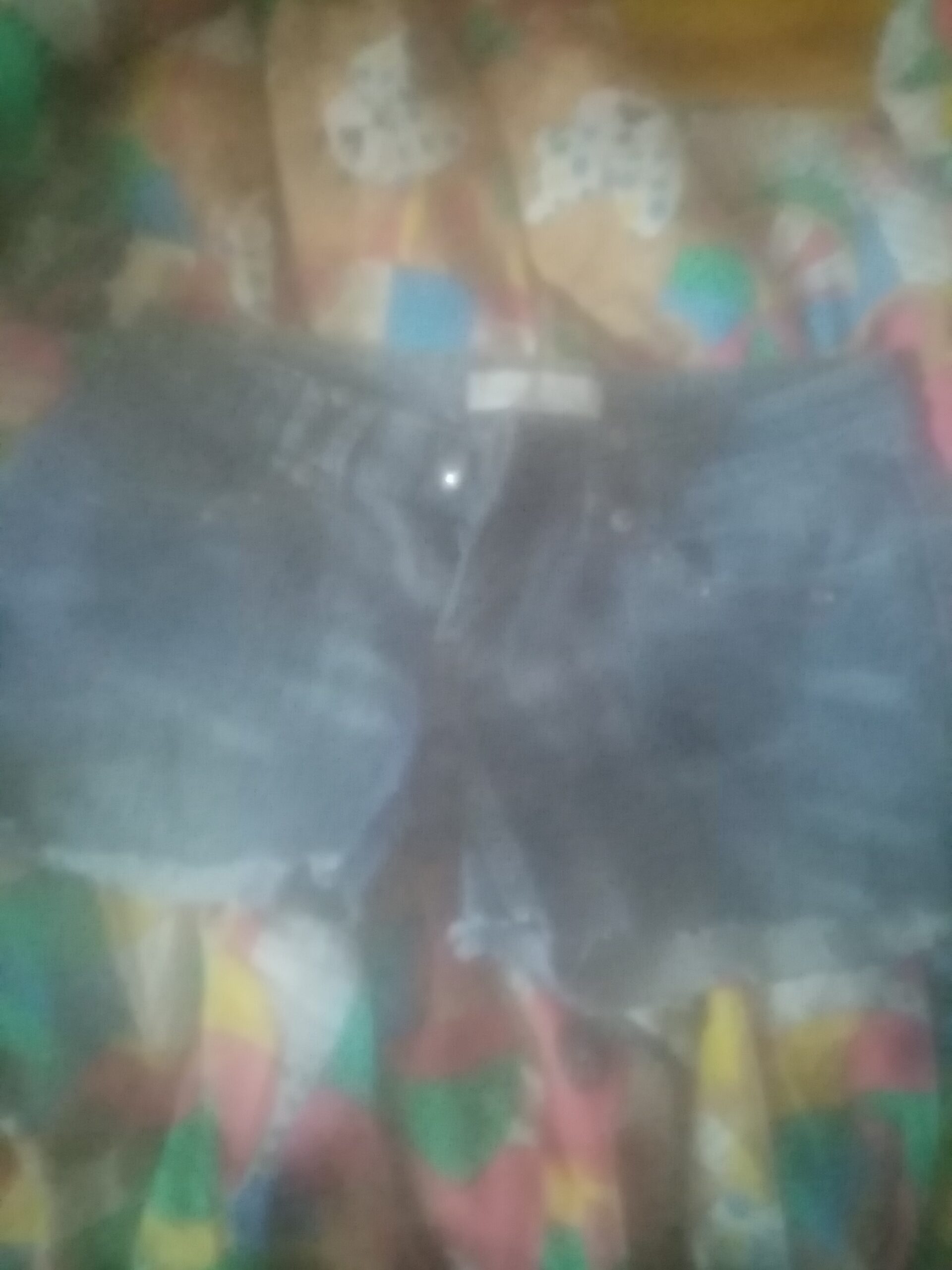 Vând pantaloni scurți albaștri