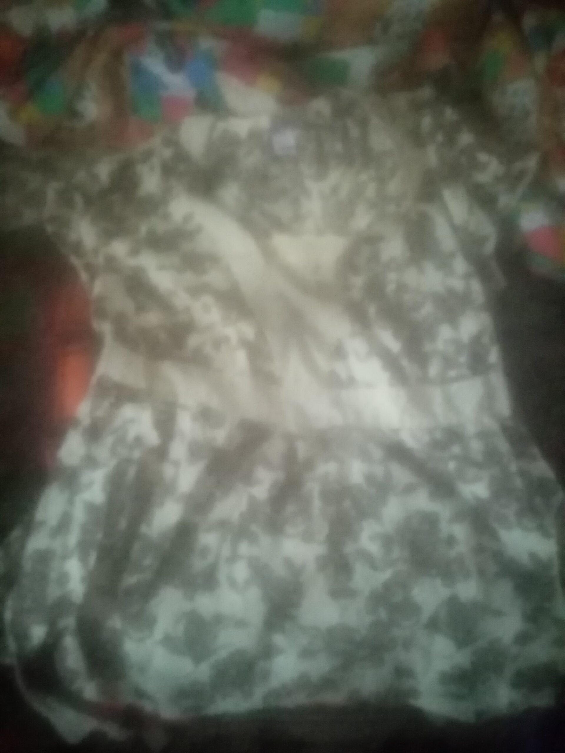 Vând rochițe deosebite unui magazin de haine