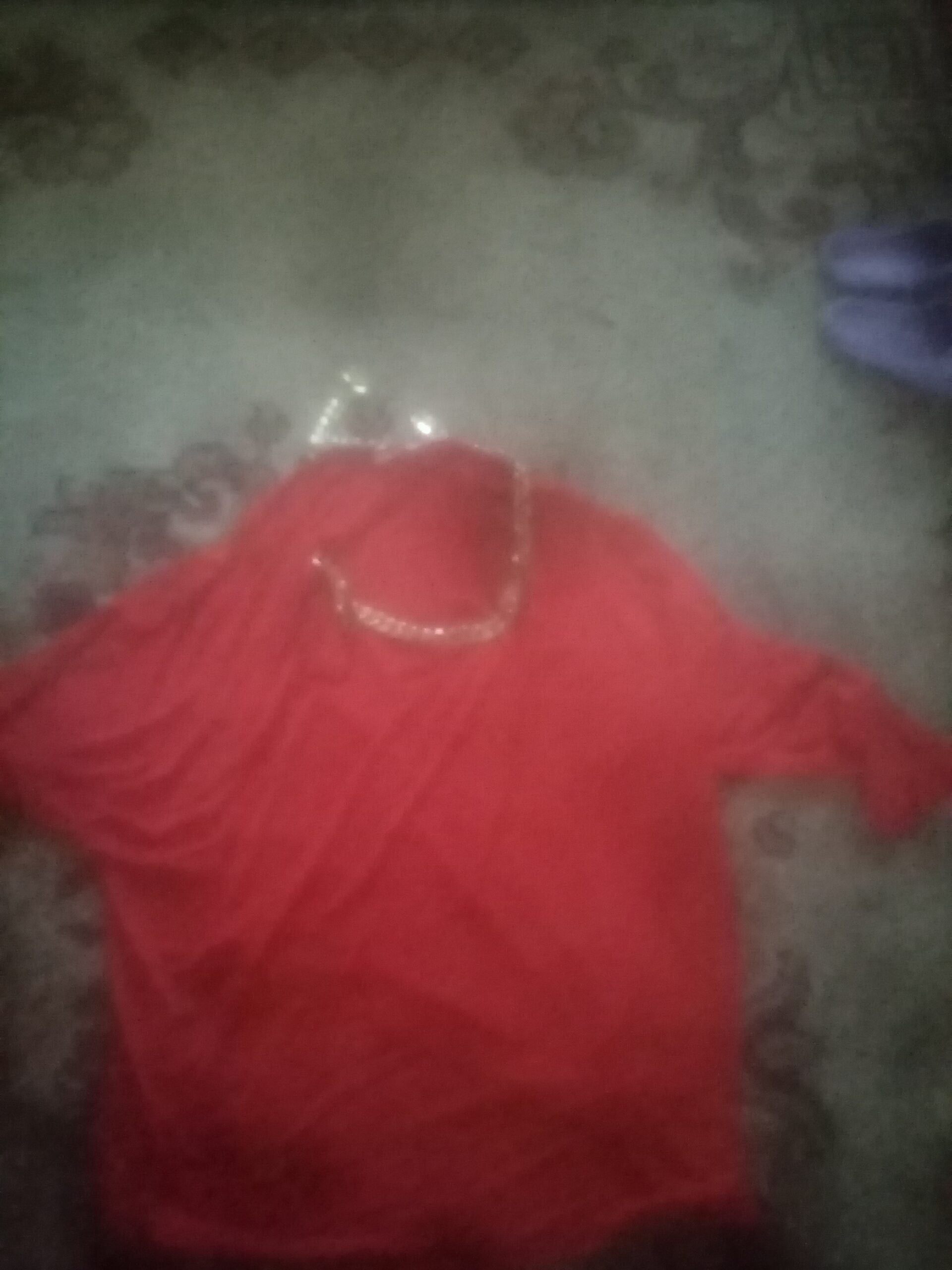 Vând rochițe deosebite unui magazin de haine