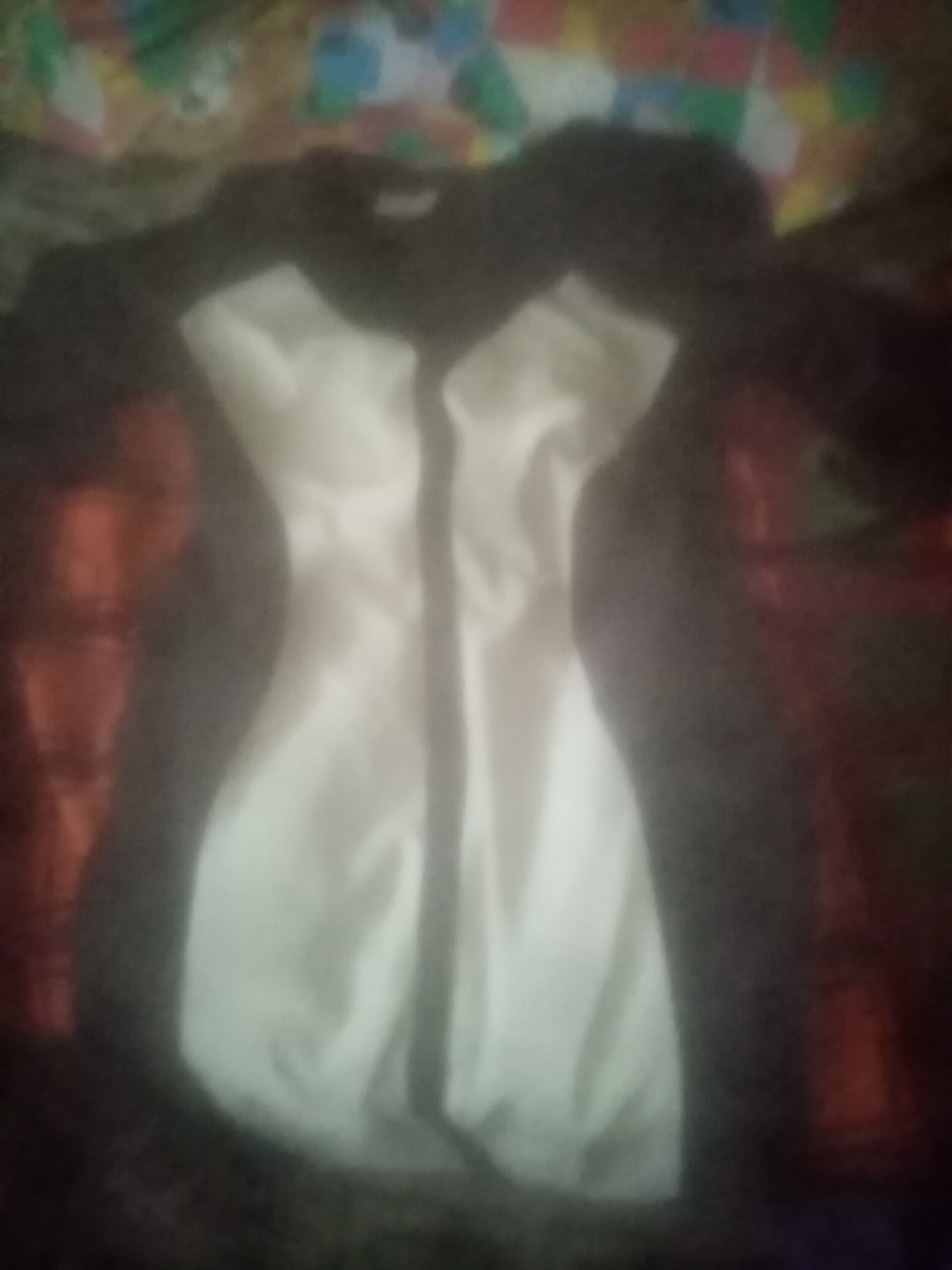 Vând rochițe deosebite unui magazin de haine