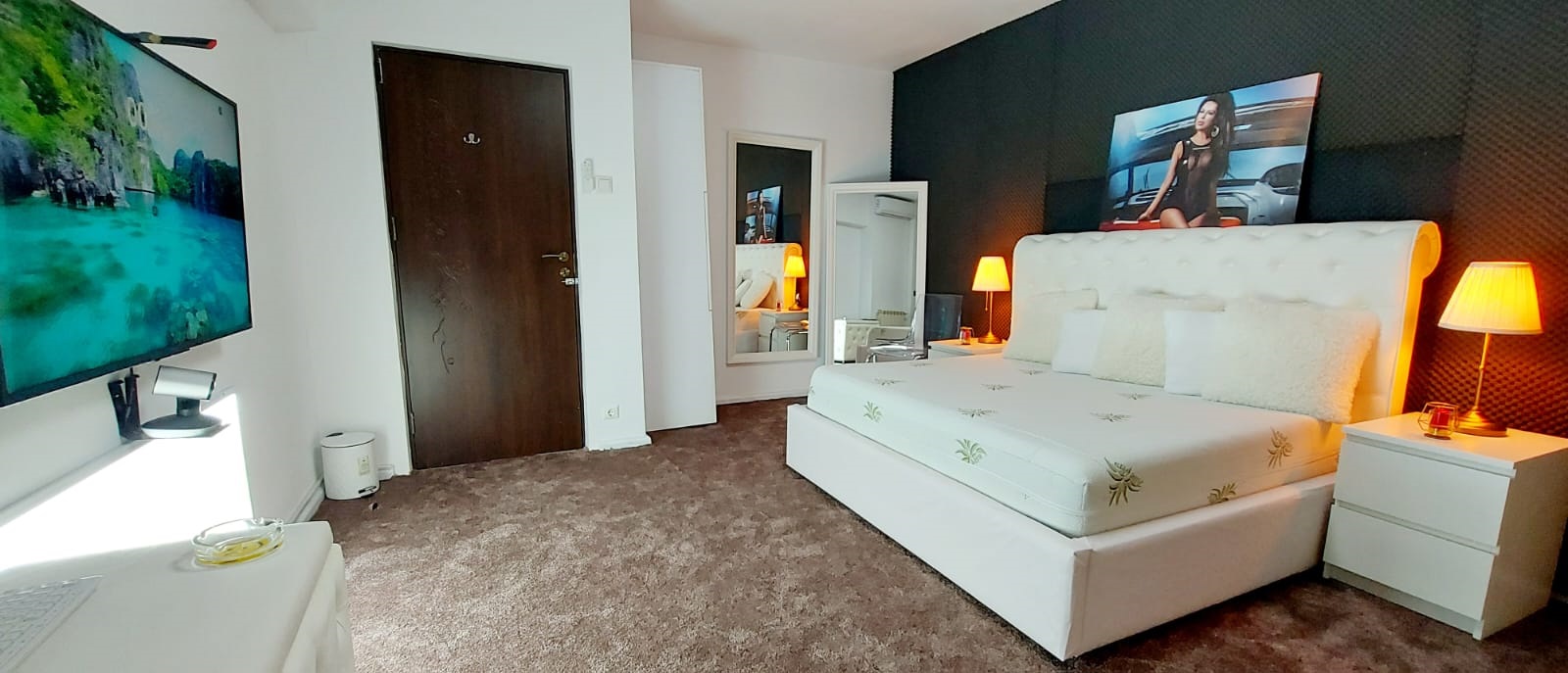 Vânzare Studio Videochat cu 4 camere active în București – Unirii