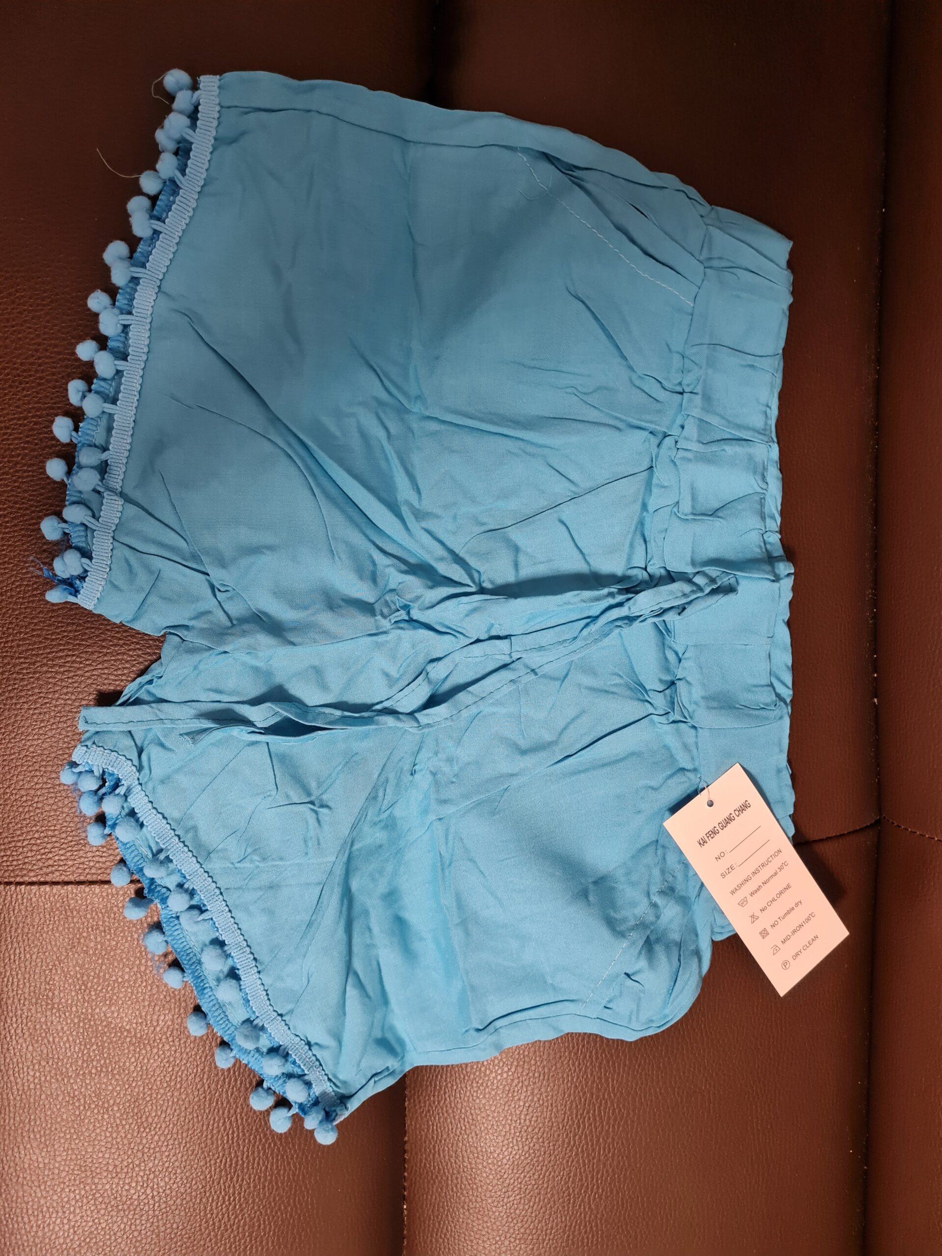 Pantaloni scurti