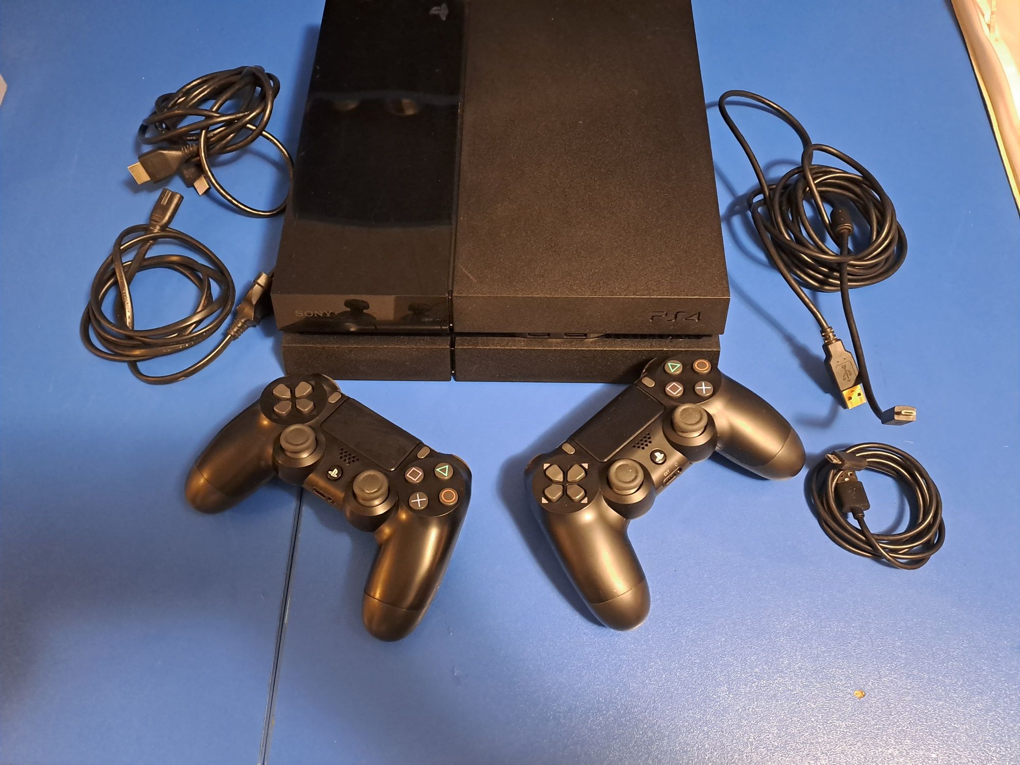 Vand PS4 PRET 250 LEI URGENT