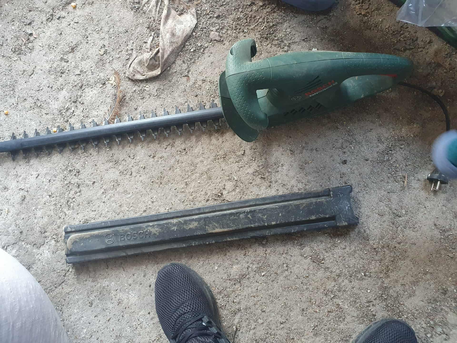 Masinarie tuns gard viu