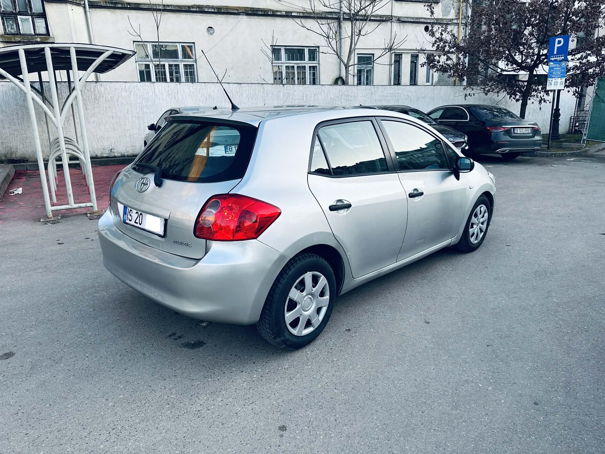 Toyota Auris ~ 1.4Benzina ~ A/C Geamuri+Oginzi Electrice